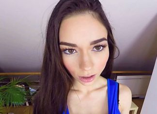 Arwen Gold Casting VR Porn